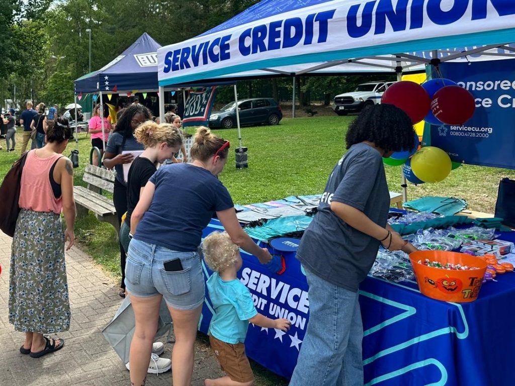 In collaboration with the USO, Service CU sponsored the annual Sun and Fun event at Pulaski Park.