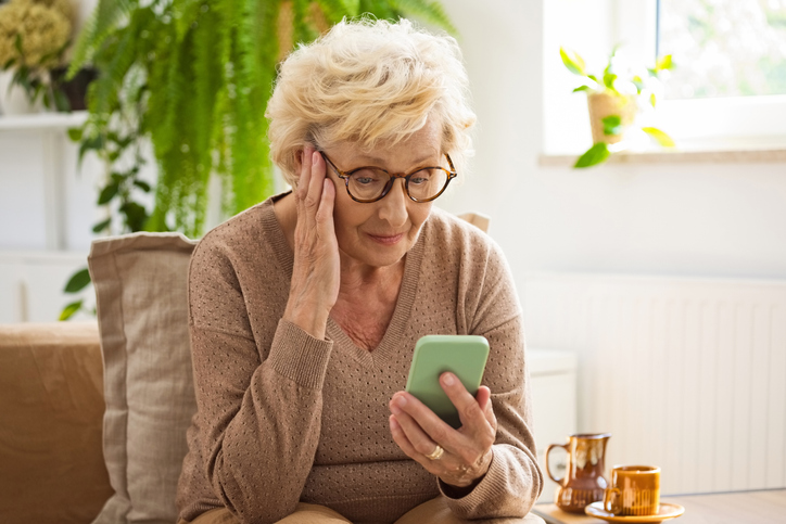 Woman-looking-at-phone